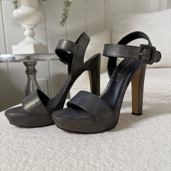 Platform Heels 7 - Picture 3 of 4